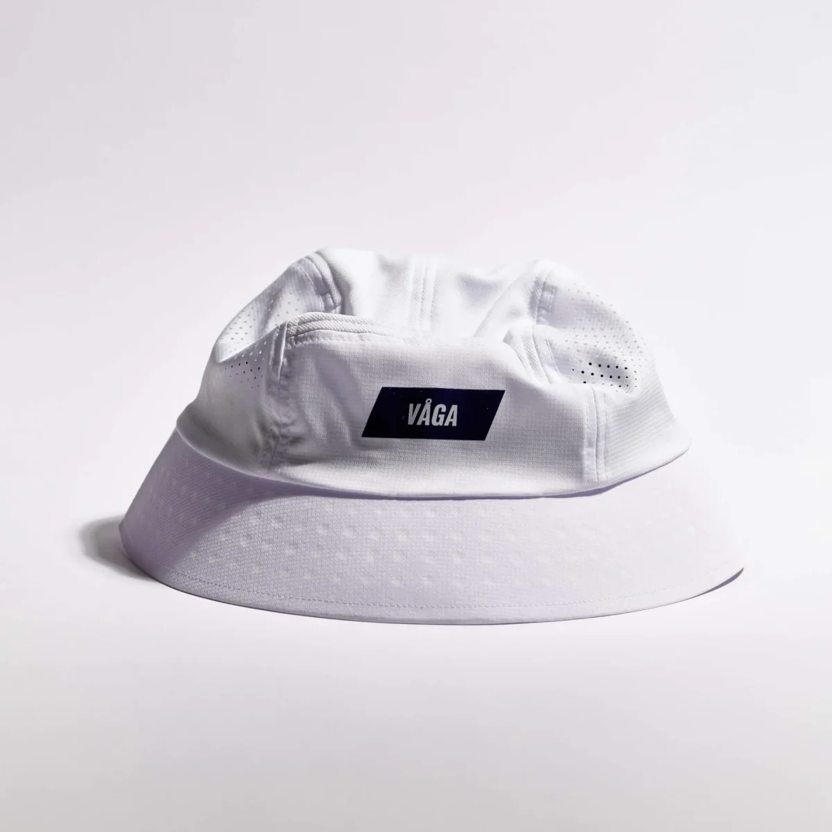VÅGA FEATHER BUCKET HAT - WHITE - Image 3