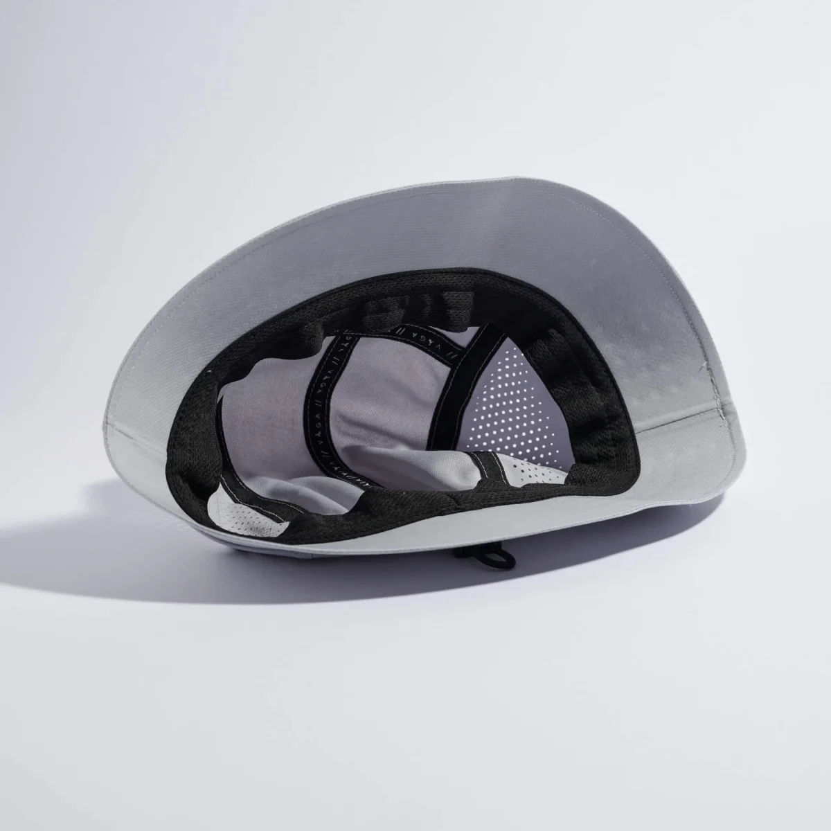 VÅGA FEATHER BUCKET HAT - ALUMINIUM GREY / BLACK - Image 5